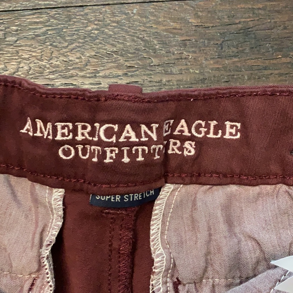 AEO Twill Midi Burgundy Stretch Shorts - Picture 4 of 6